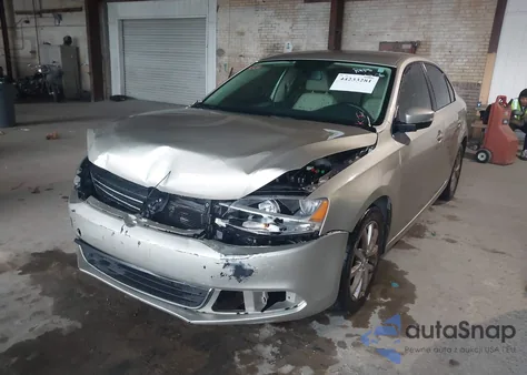 2013 Volkswagen Jetta 2.5L Se from USA, damaged, VIN 3VWDX7AJ9DM205216